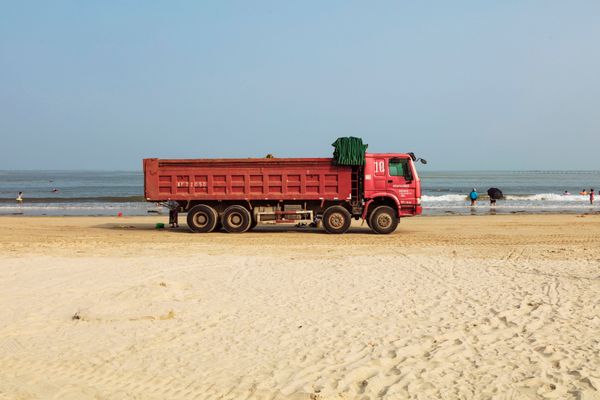 Dump Truck Rental Cost in Saudi Arabia 2026 — Full SAR Price Guide