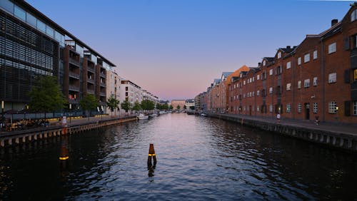 Free Canal in City Stock Photo