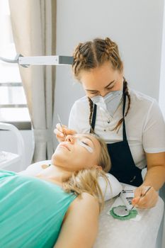 Client relaxing during a fill