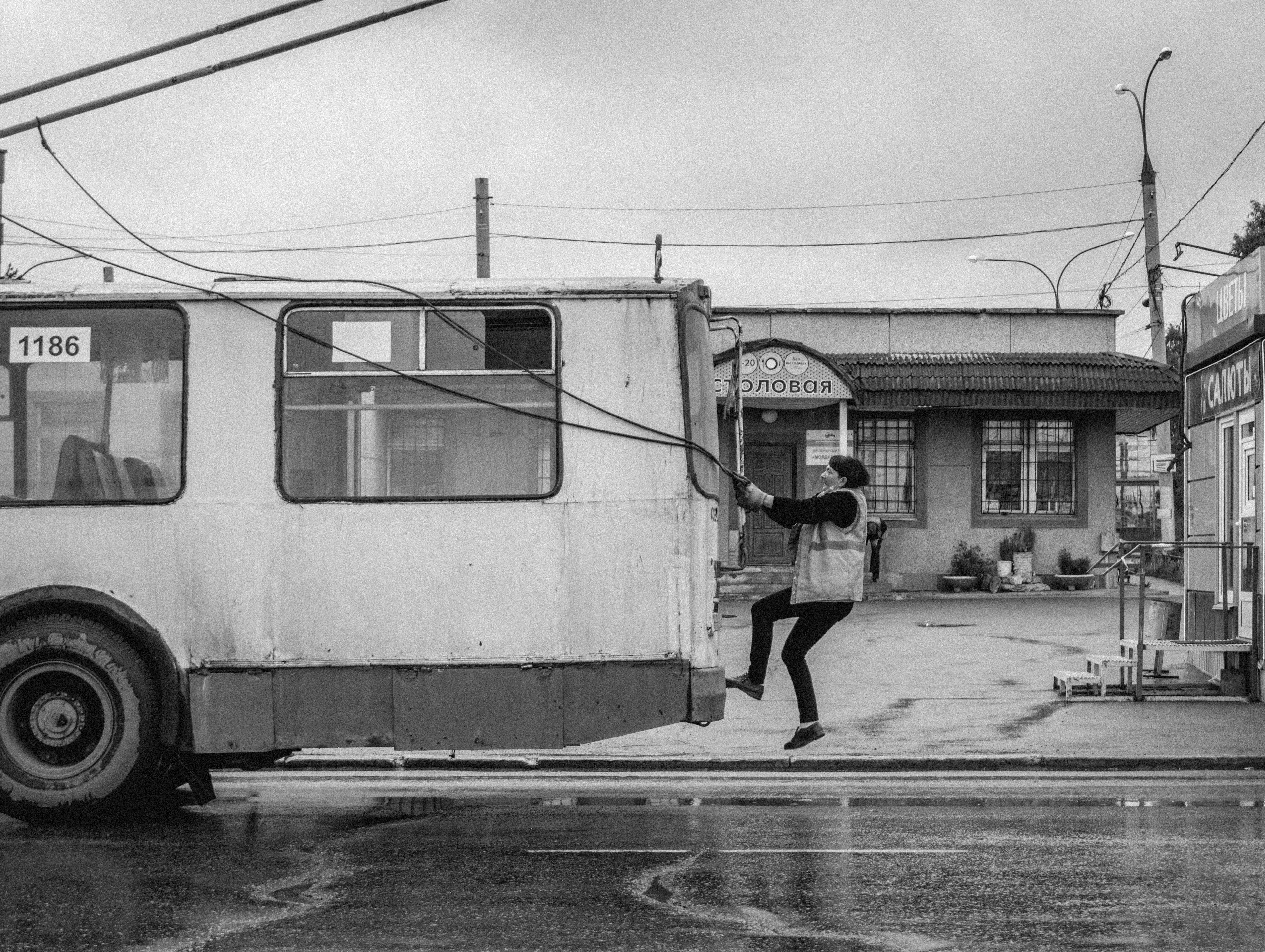 Will #8 wire carry 50 amps?