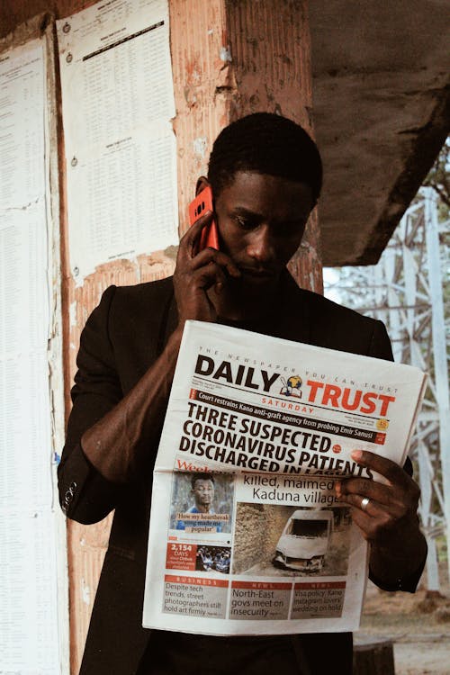 Kostenloses Stock Foto zu afroamerikanischer mann, anruf, ausbildung
