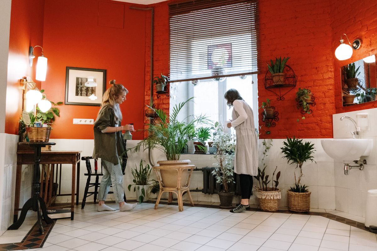 student moves in Walworth — Student Moves in Walworth — the working end of the job