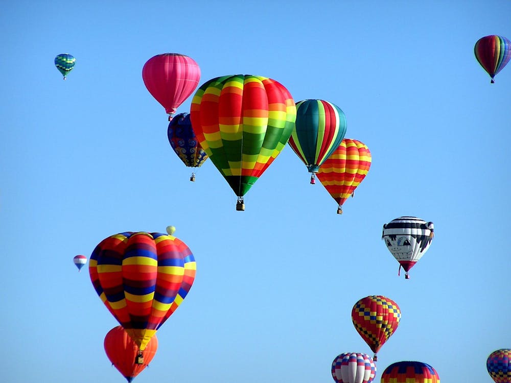 Gratuit Ballon à Air Chaud Vert Rouge Pendant La Journée Photos