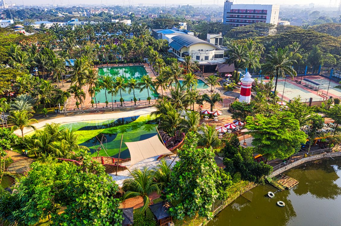 Aerial Photography of a Resort · Free Stock Photo