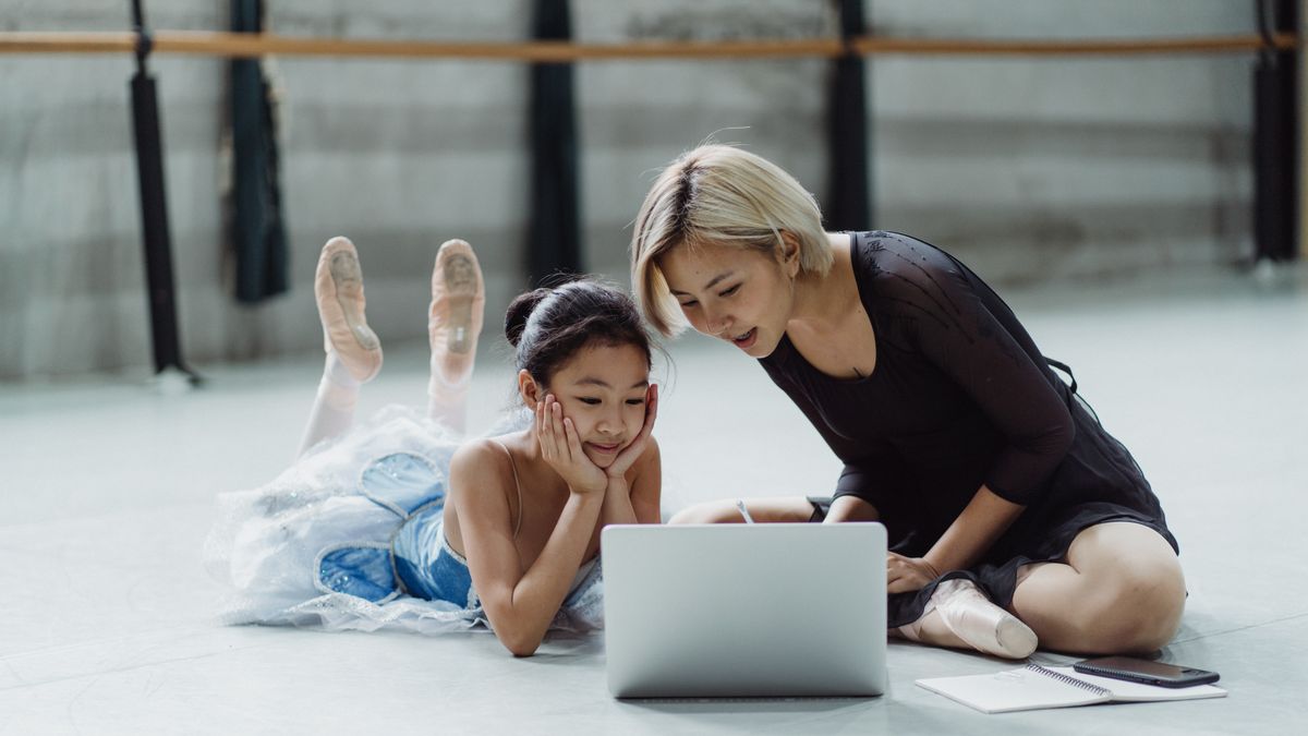 Initiation à la danse en ligne : une activité accessible pour tous