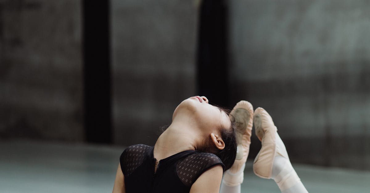 Learn how to pole dance for beginners