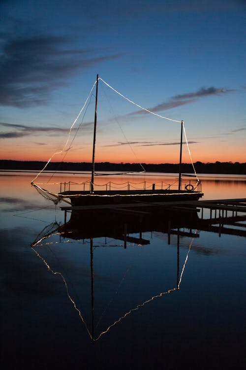 คลังภาพถ่ายฟรี ของ กลางแจ้ง, จอดเรือ, ช่วงแสงสีทอง