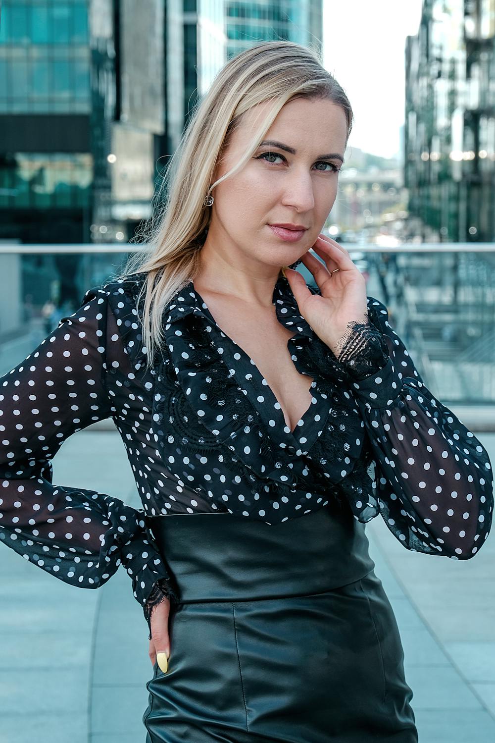 Female entrepreneur in elegant suit · Free Stock Photo