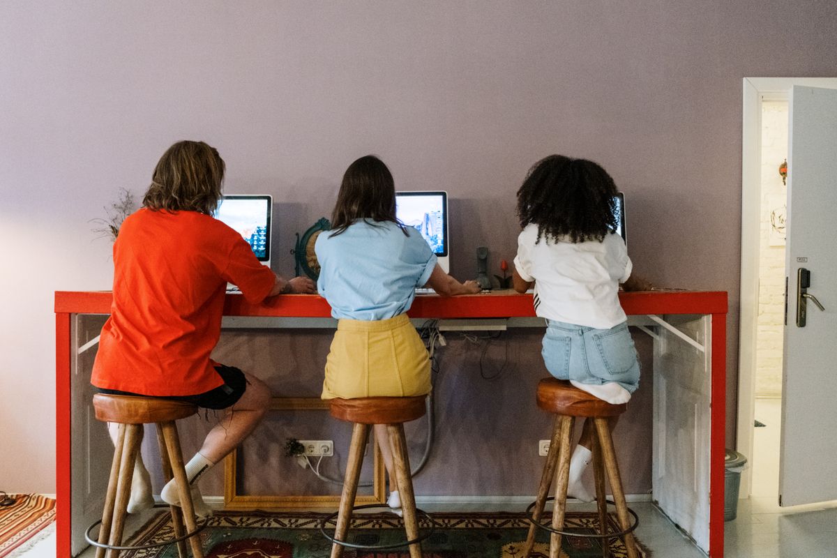 Bureaux pour ado : notre guide d'achat - 3. Sélectionner le style, les matériaux et les rangements