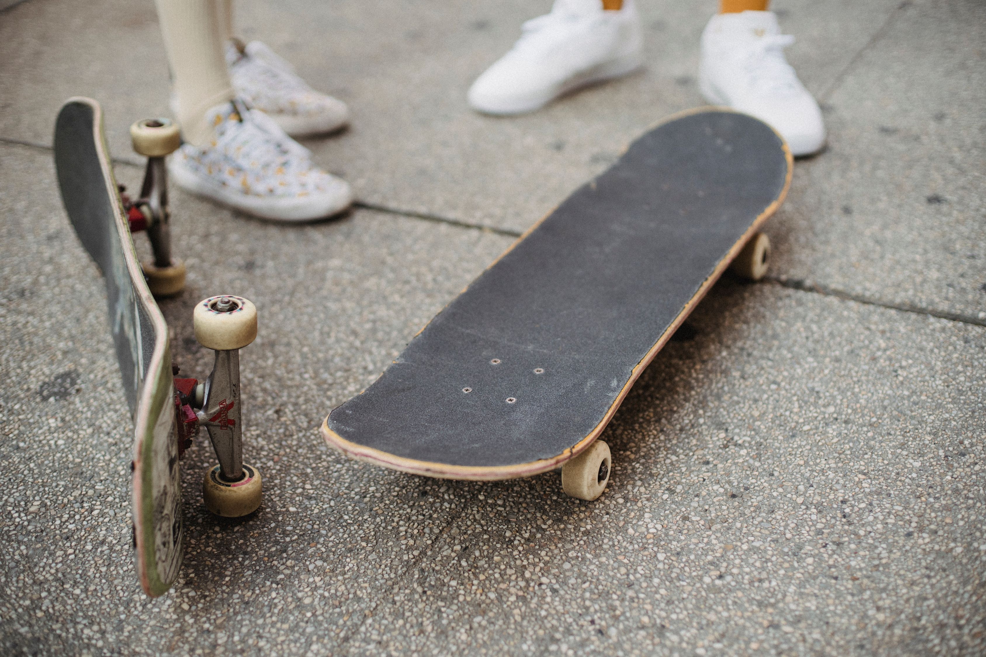 Breckie Hill Skateboard - qdkwlef