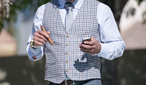 남자, 넥타이, 담배의 무료 스톡 사진