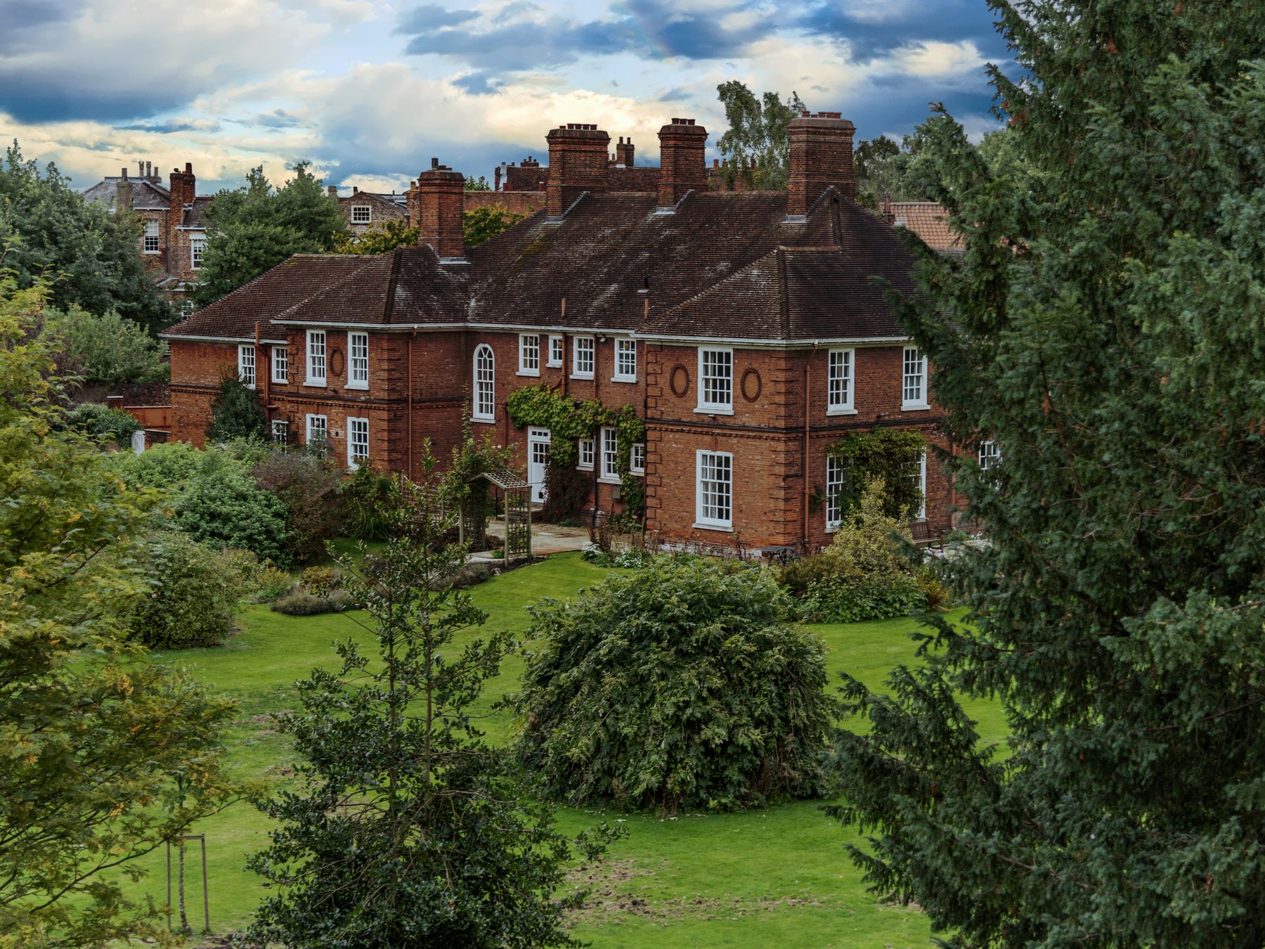 Chislehurst — student move with boxes and a van