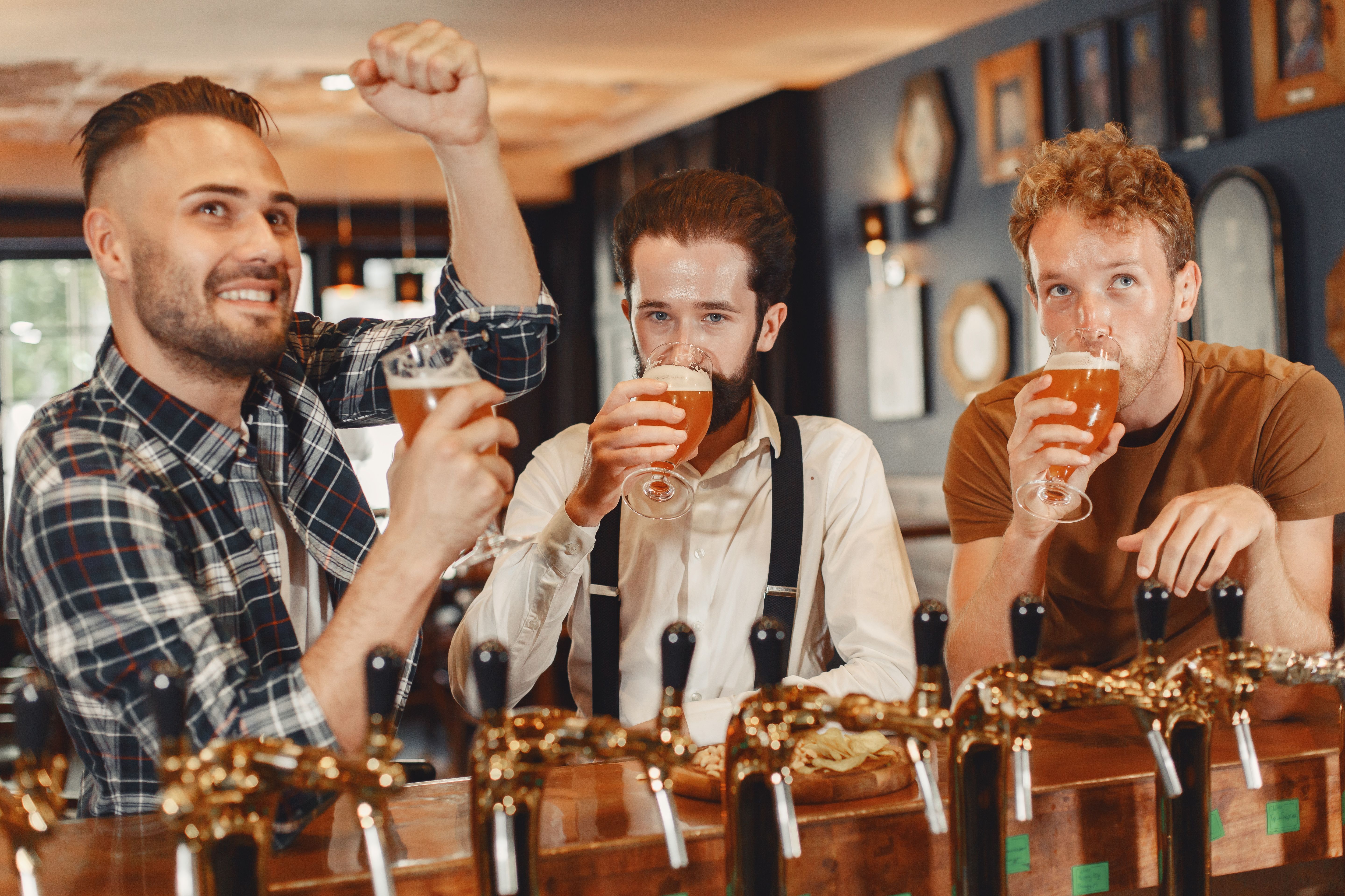 A sports bar is coming to Edina's 50th and France this summer — Photo by Gustavo Fring on Pexels