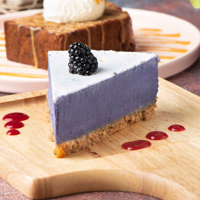 Instant Pot Steel-Cut Oat Breakfast Cake with Blackberry Compote
