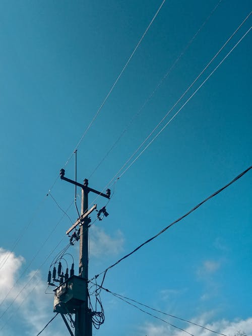 Základová fotografie zdarma na téma elektrická věž, kabel, obloha