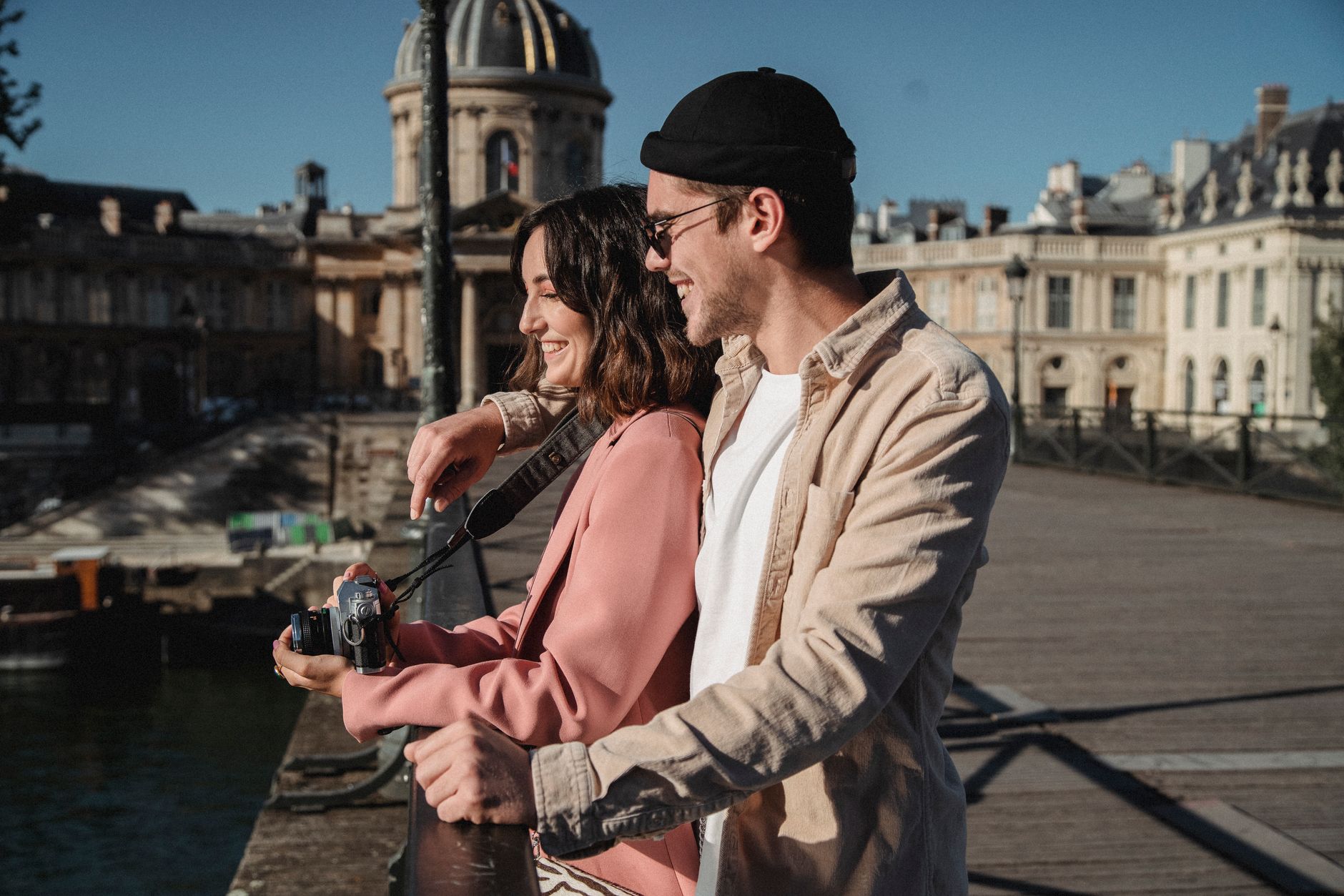 Citas y Relaciones para Latinos en Francia