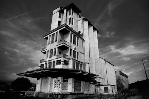 건축, 로우앵글 샷, 버려진의 무료 스톡 사진