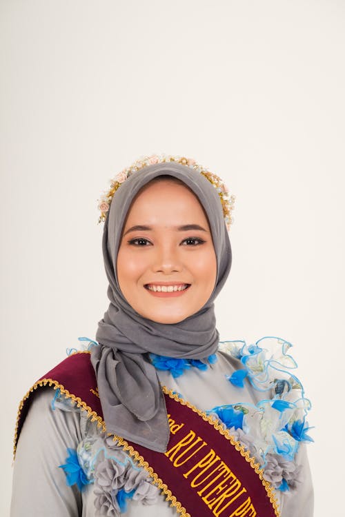 Gratis stockfoto met gezicht, glimlachen, hijab