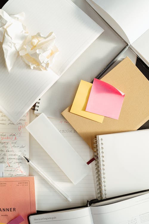 Free Sticky Notes and Crumpled Papers  Stock Photo