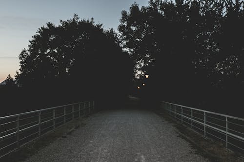 Foto stok gratis gelap, jembatan, kegelapan