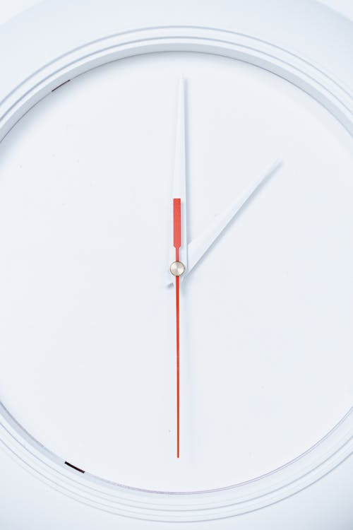 Relógio Analógico Branco Redondo Em 10 00