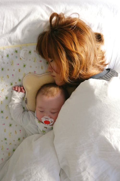 Fotos de stock gratuitas de bebé, cama, dormido