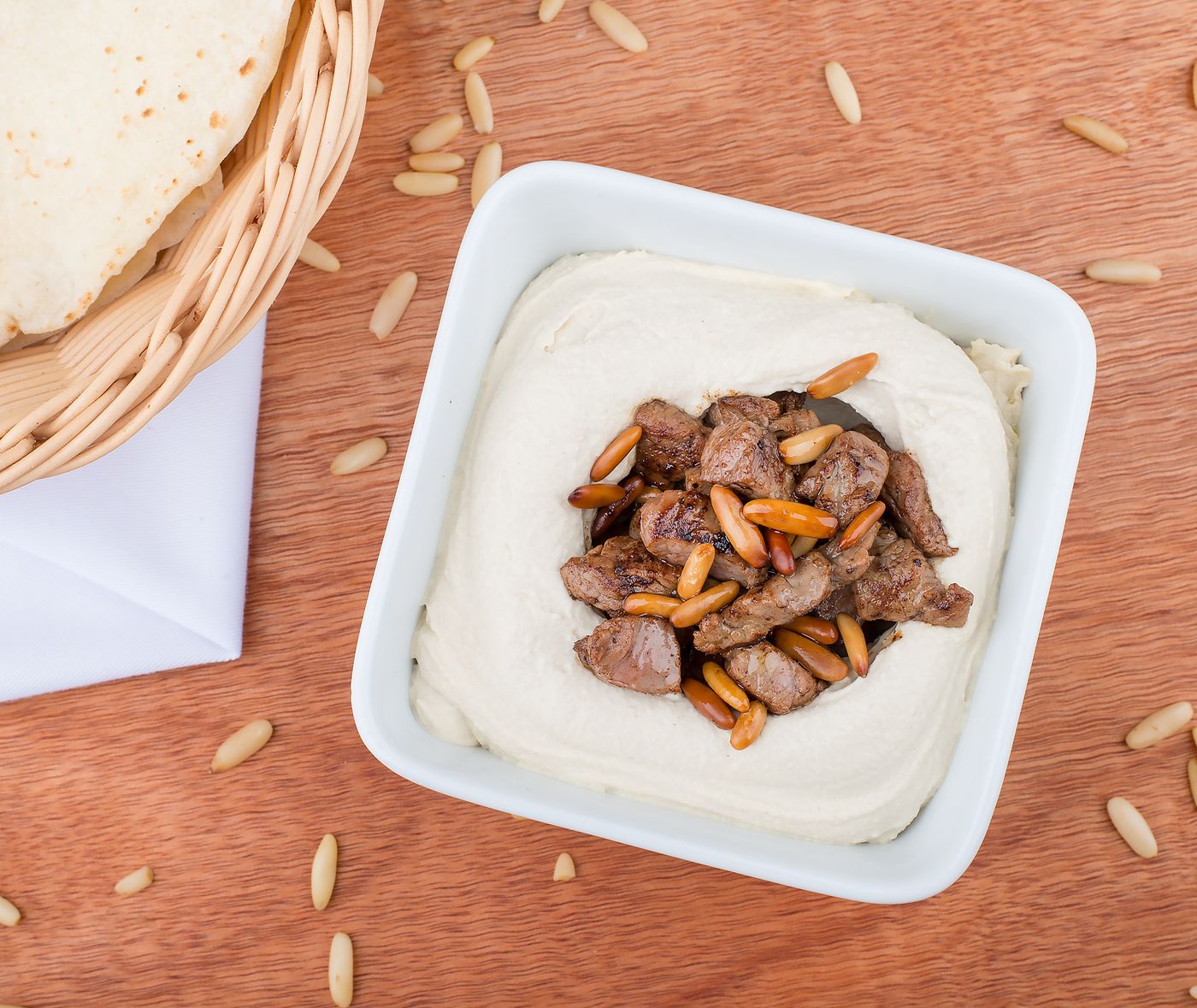 Hummus with lamb