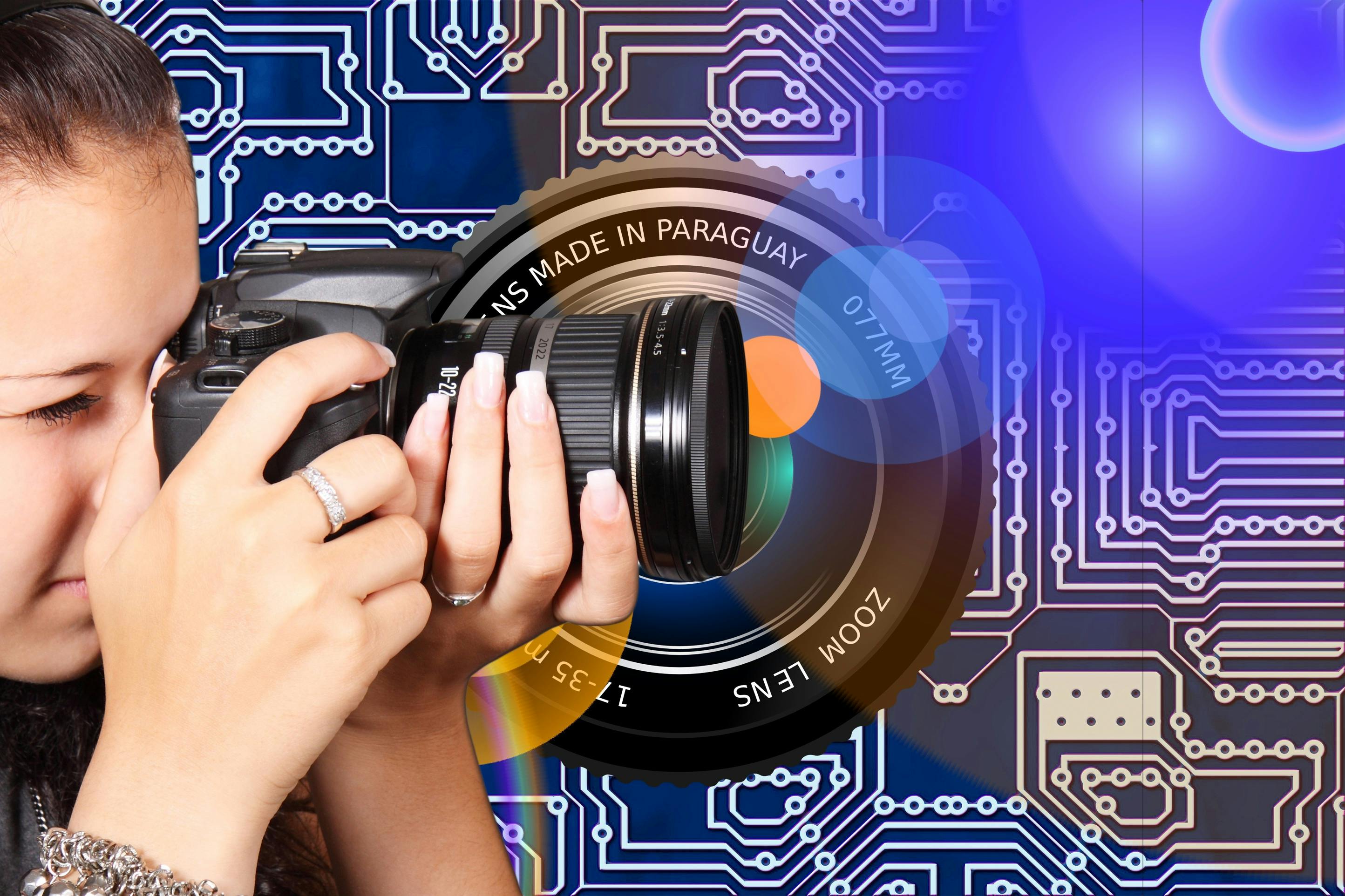 Woman Holding Dslr Camera Free Stock Photo woman-holding-dslr-camera-free-stock-photo