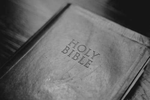 Δωρεάν στοκ φωτογραφιών με Αγία Γραφή, ασπρόμαυρο, βιβλίο Φωτογραφία από στοκ φωτογραφιών