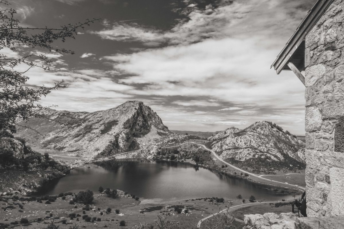 Lac de munte în masivul Picos de Europa