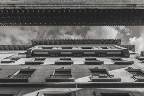 건물, 구름, 바로 아래의 무료 스톡 사진
