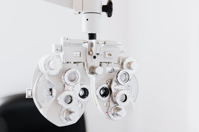 【小心】視網膜剝離的檢驗方法：你是不是有產生這幾種早期症狀？
