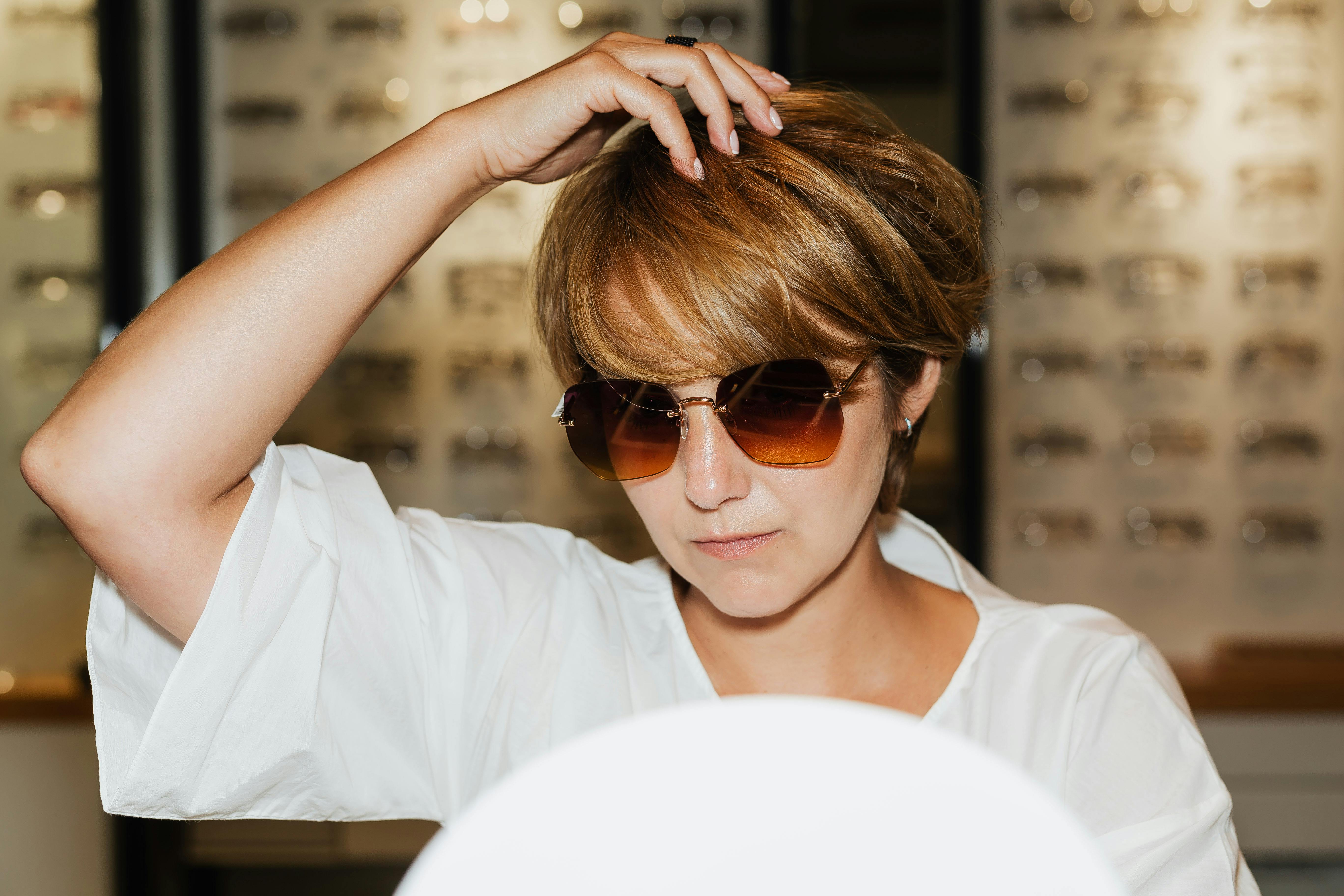 Hilarious⁢ GIFs for Brightening Your Day