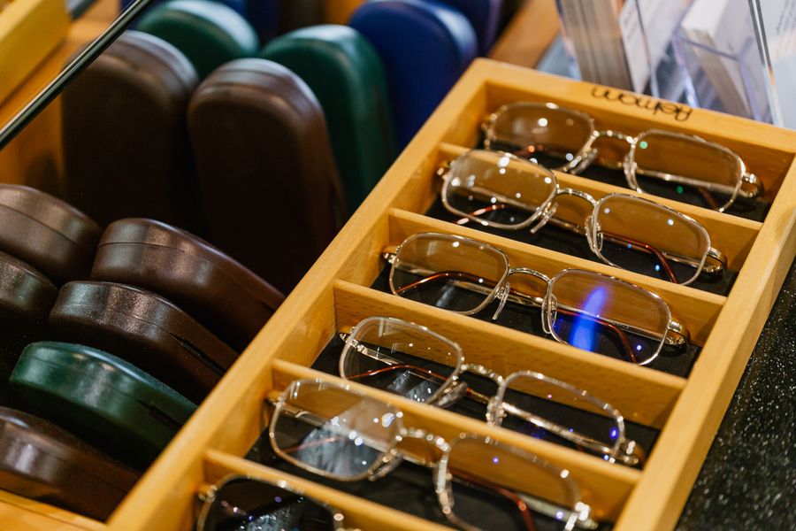 Eyeglasses display