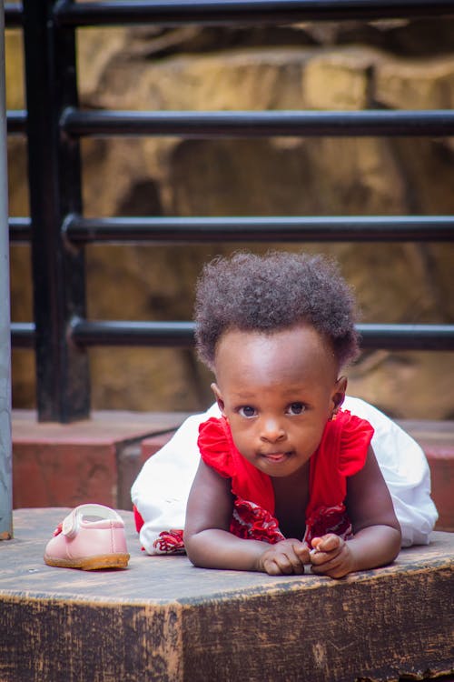 アフリカ系アメリカ人の赤ちゃん, ドレス, 垂直ショットの無料の写真素材
