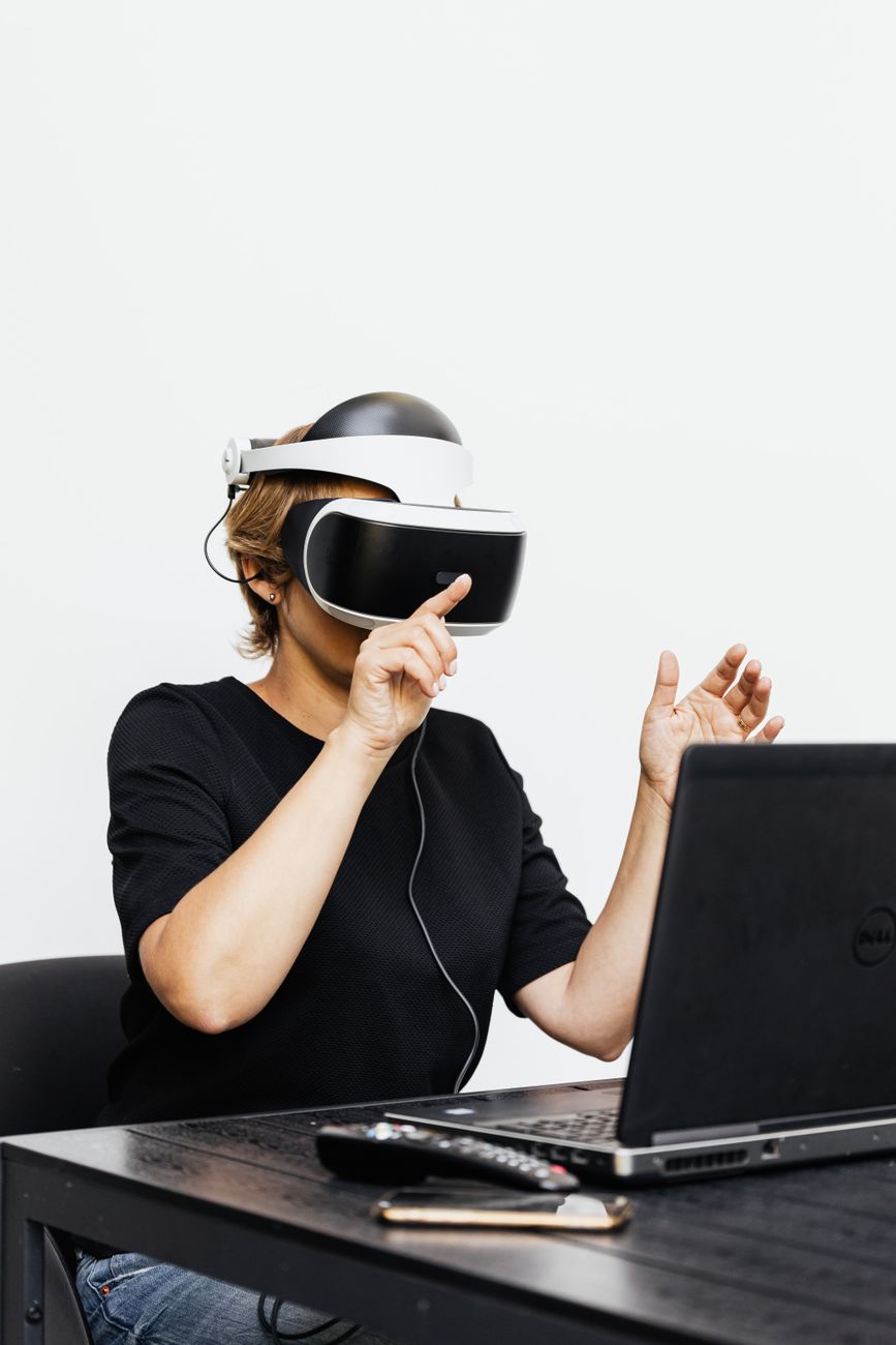 Virtual Pitching Mastery: How TechFlow Secured $2.5M in Funding Through Online Investor Meetings