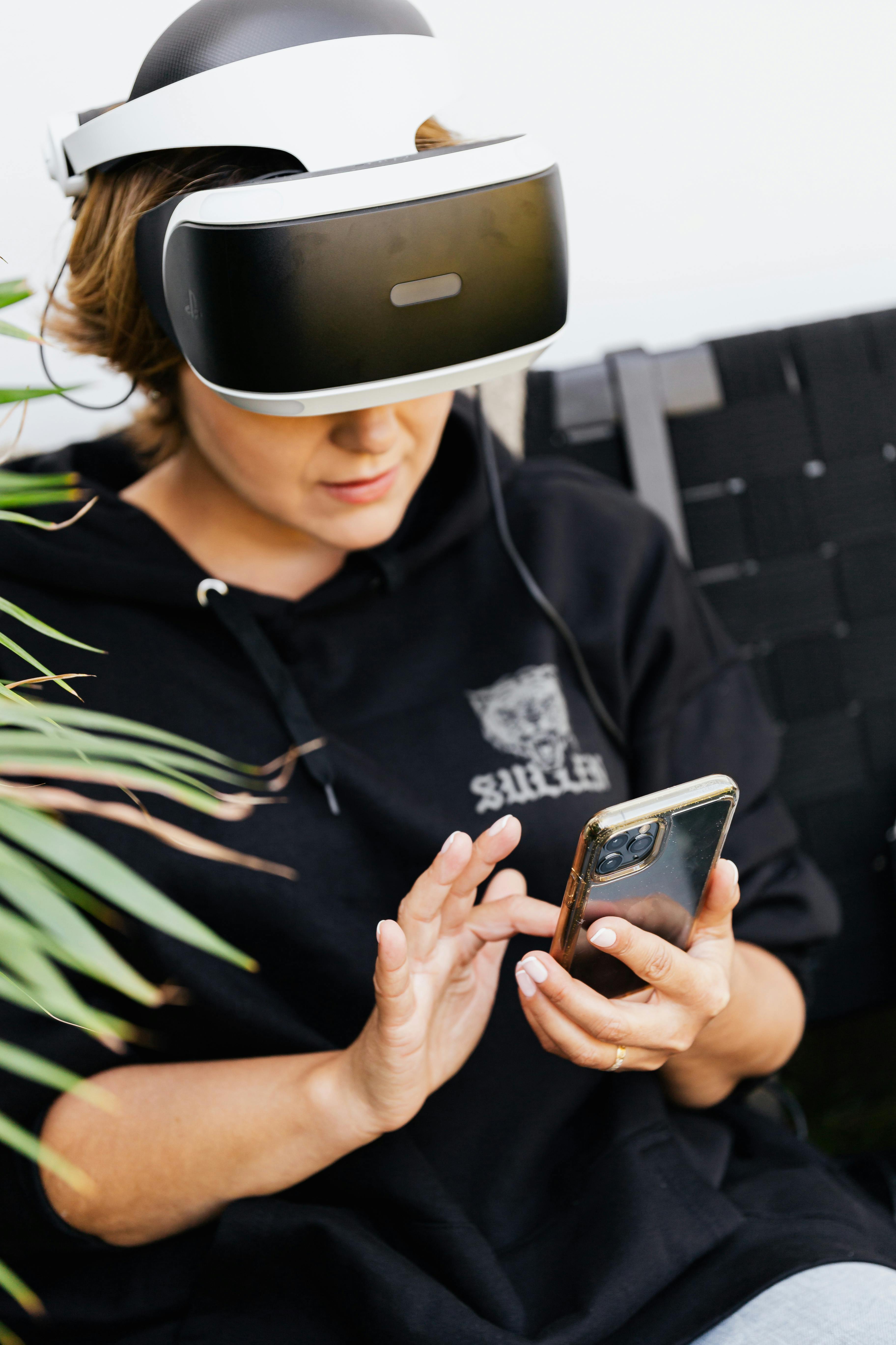 VR 공연의 스크린샷 또는 AR 기술 사용 예시