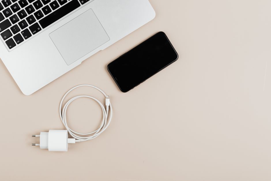 Anker 4-Port up to 140W USB-C Laptop Charger w/ 5' Cable deal at Newegg