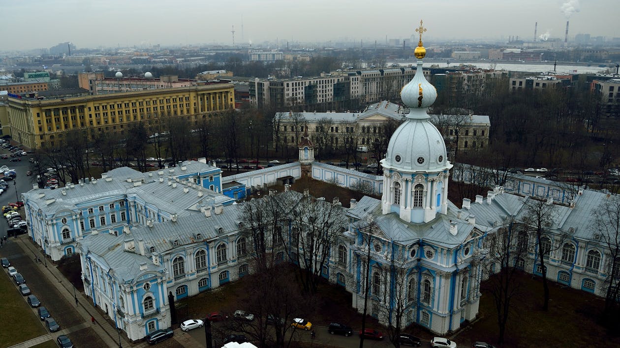 Foto profissional grátis de aerofotografia, catedral smolny, design arquitetônico