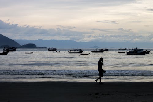 무료 남자, 물, 바다의 무료 스톡 사진
