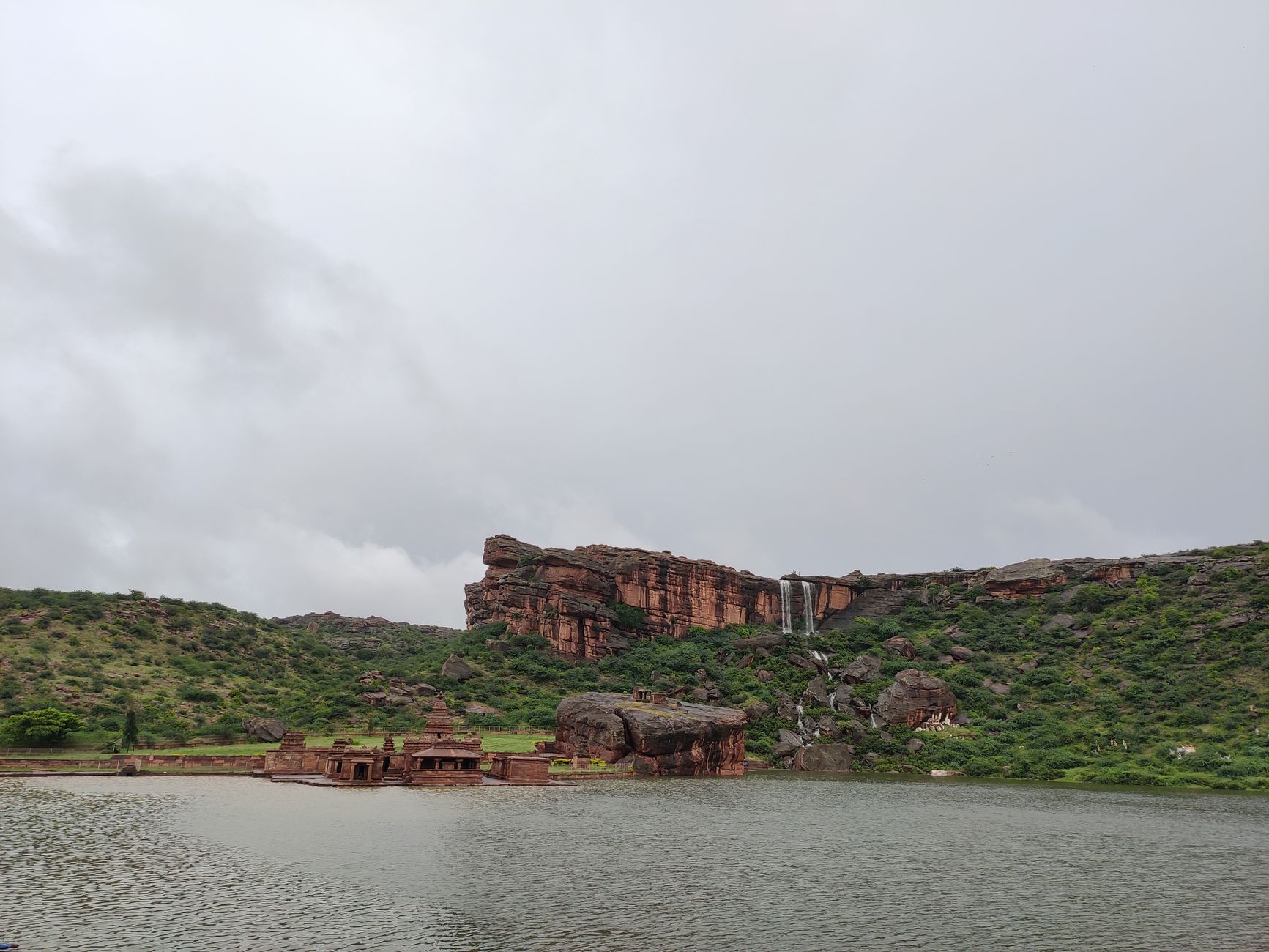 3 Star Hotels in Badami: Mid-Range Comfort Near Ancient Caves