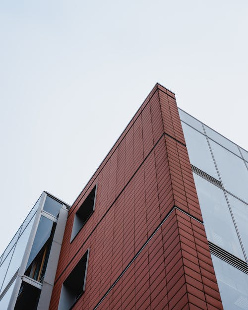 Darmowe zdjęcie z galerii z budynek, nowoczesny budynek, perspektywa żabia
