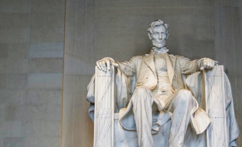 Free Statue of American President in museum Stock Photo