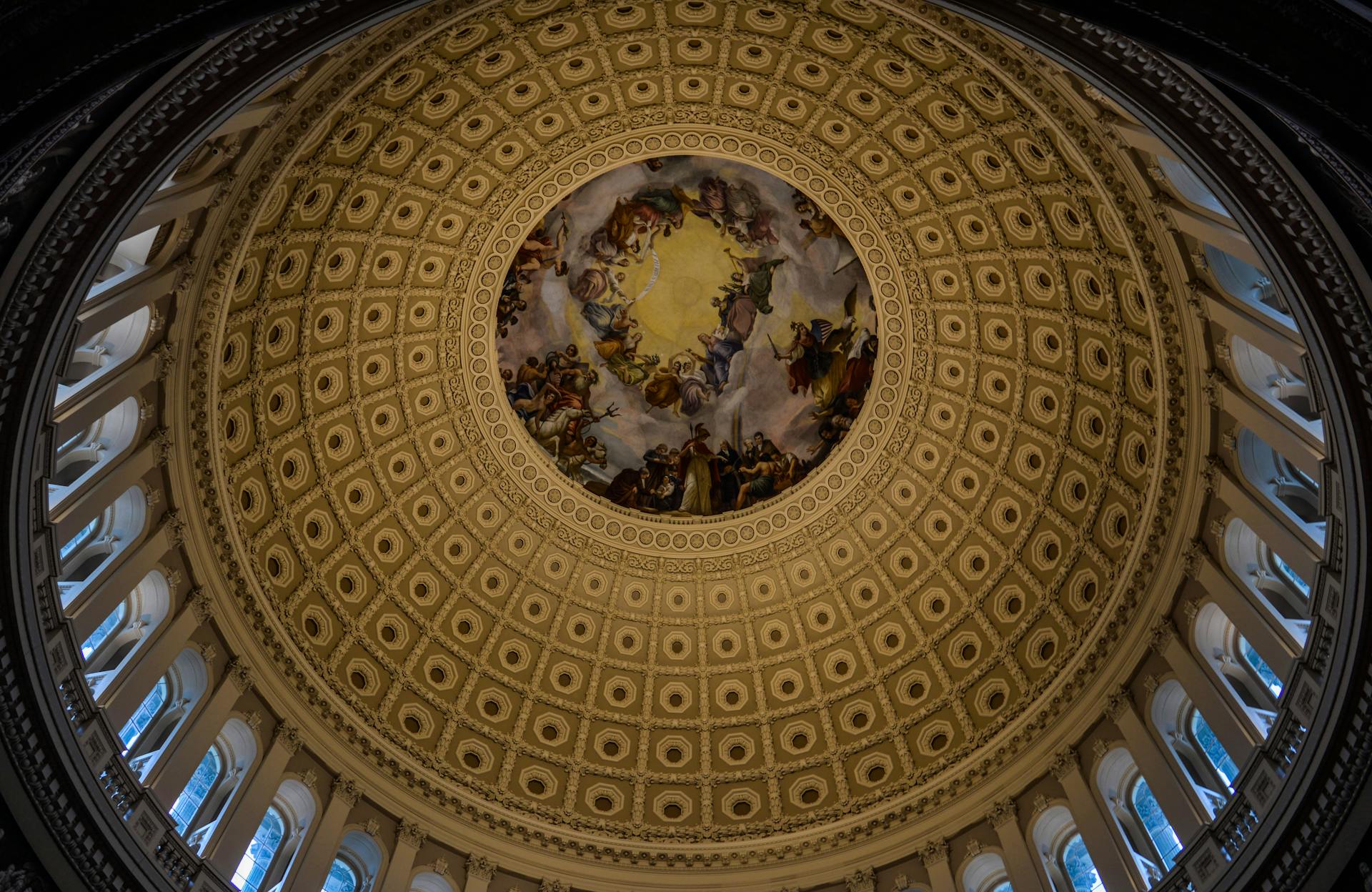 Dome with fresco of Capitol Building
