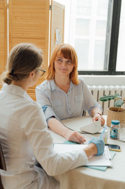 FSH și menopauza: când ajută analiza și când poate induce în eroare