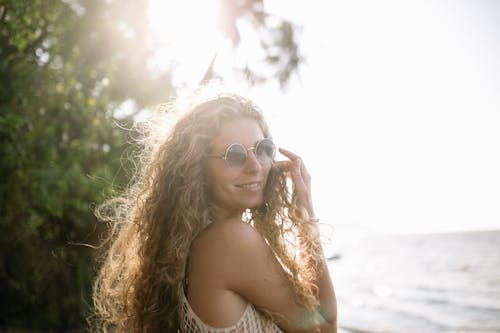 Fotos de stock gratuitas de bonito, feliz, Gafas de sol