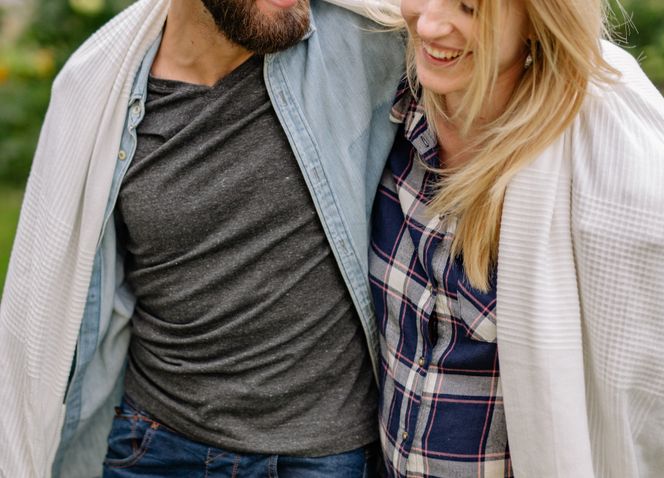 Online dating: starting a conversation on a niche platform