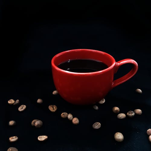 검은색 배경, 블랙 커피, 빨간 컵의 무료 스톡 사진
