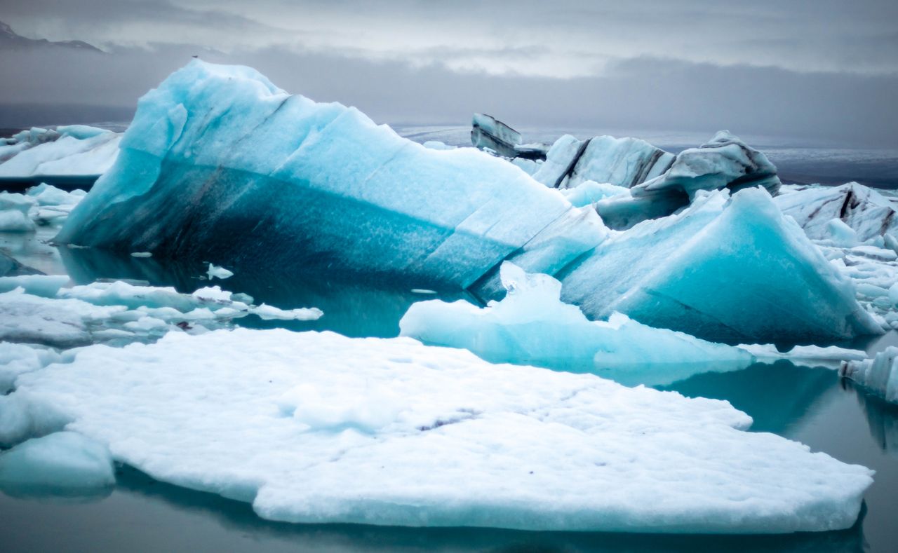majestic iceberg floating in iceland s j kuls rl n glacier lagoon show