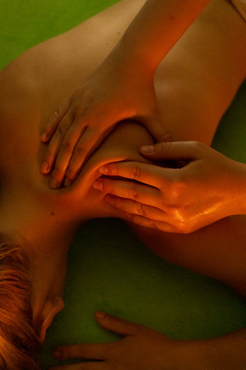 Free Naked woman relaxing during massage Stock Photo